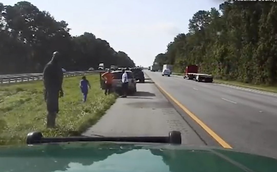 Officer of the Law Shaquille O’Neal Assists Stranded Florida Motorist
